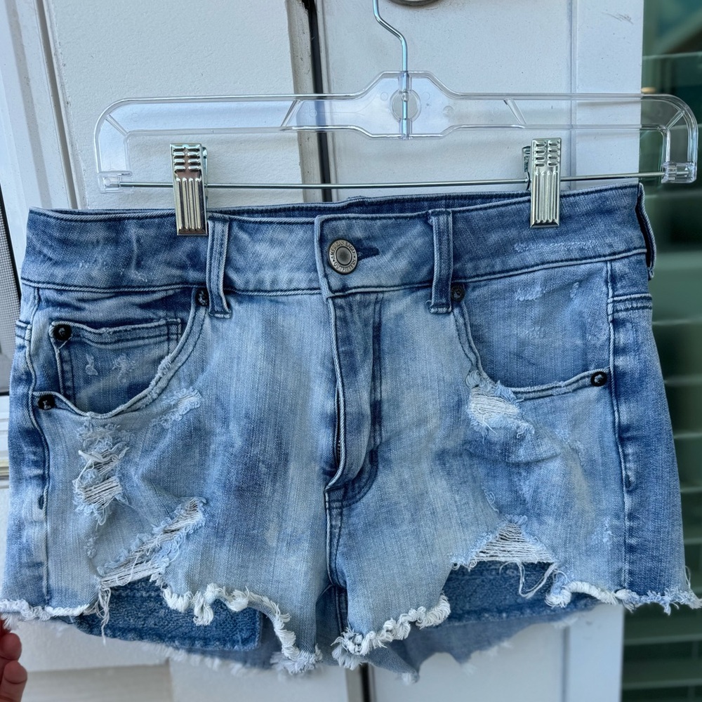 American Eagle jean shorts 360° super stretch, high rise shortie, size 6.